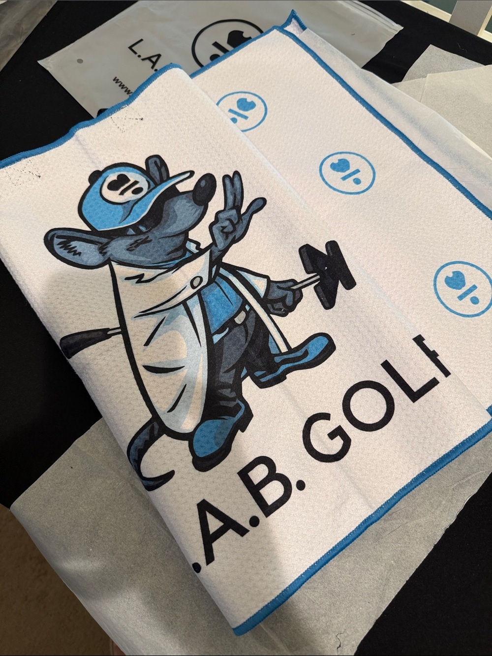 L.A.B. "CHILL RAT" SCRUBBER TOWEL - Picture 2 of 4
